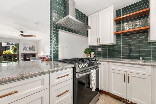 15207 Magnolia Boulevard 119, Sherman Oaks, CA 91403
