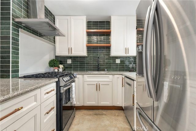 15207 Magnolia Boulevard 119, Sherman Oaks, CA 91403