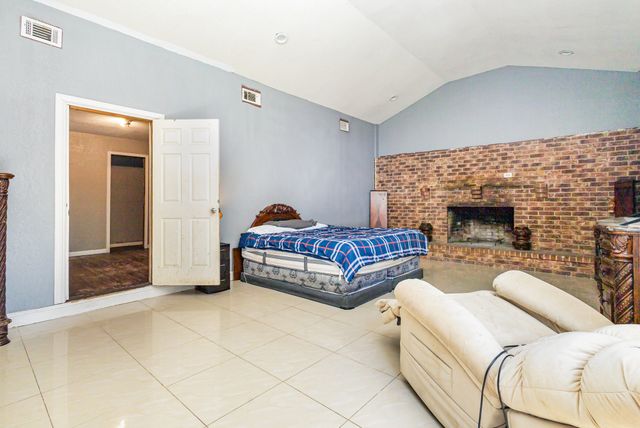 215 Glenview Street, Dallas, TX 75217