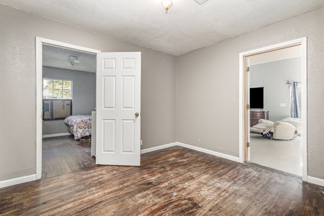 215 Glenview Street, Dallas, TX 75217