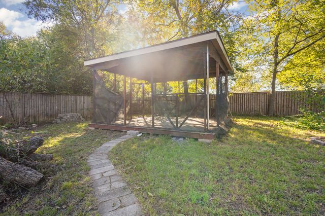 215 Glenview Street, Dallas, TX 75217