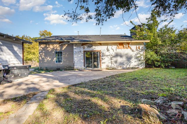 215 Glenview Street, Dallas, TX 75217