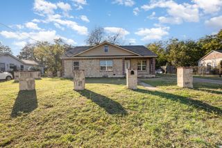 215 Glenview Street, Dallas, TX 75217