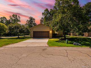 7421 Parkdale, West Bloomfield Charter Township, MI 48322