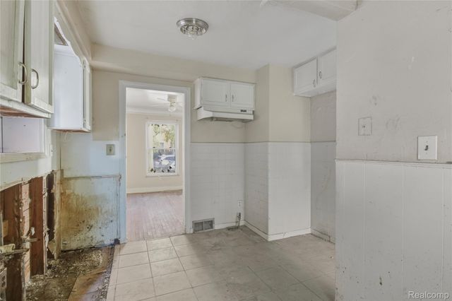 16803 Marlowe Street, Detroit, MI 48235