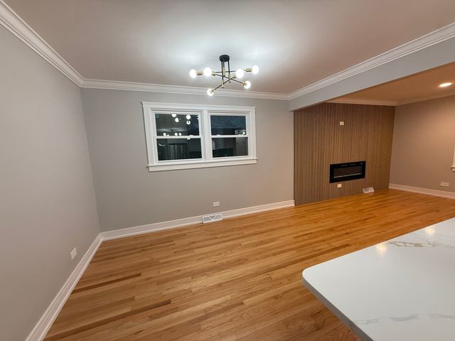 7716 Cronin Avenue, Justice, IL 60458