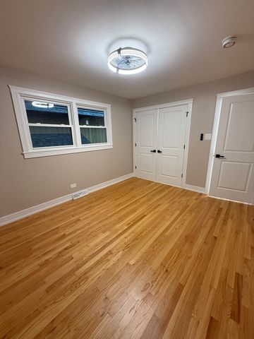 7716 Cronin Avenue, Justice, IL 60458