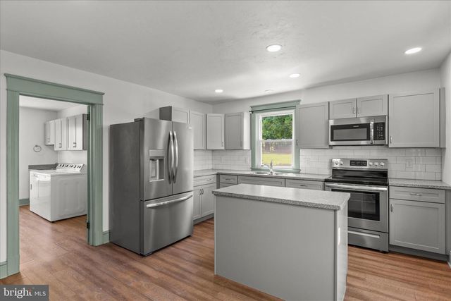 7630 LINCOLN HWY, Abbottstown, PA 17301
