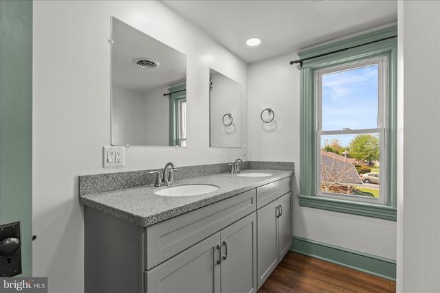 7630 LINCOLN HWY, Abbottstown, PA 17301