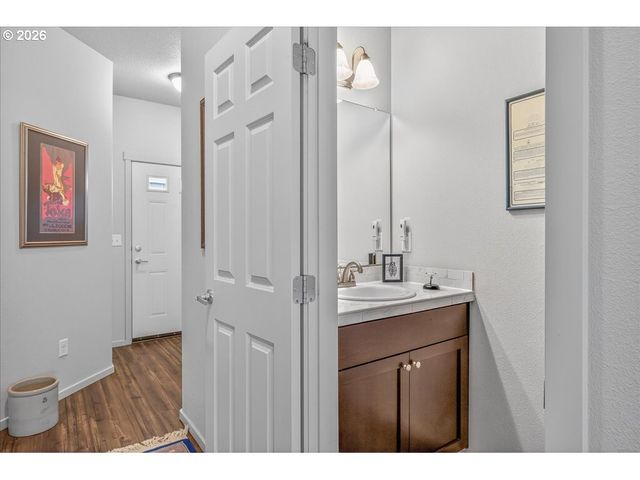 1416 Ne 83RD Dr, Vancouver, WA 98665