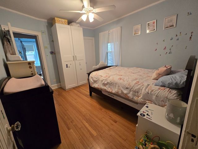 5910 N Campbell Avenue, Chicago, IL 60659