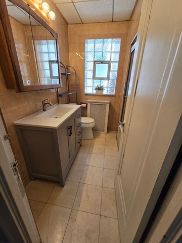 5910 N Campbell Avenue, Chicago, IL 60659