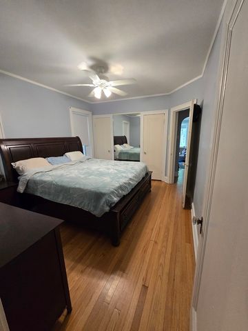 5910 N Campbell Avenue, Chicago, IL 60659