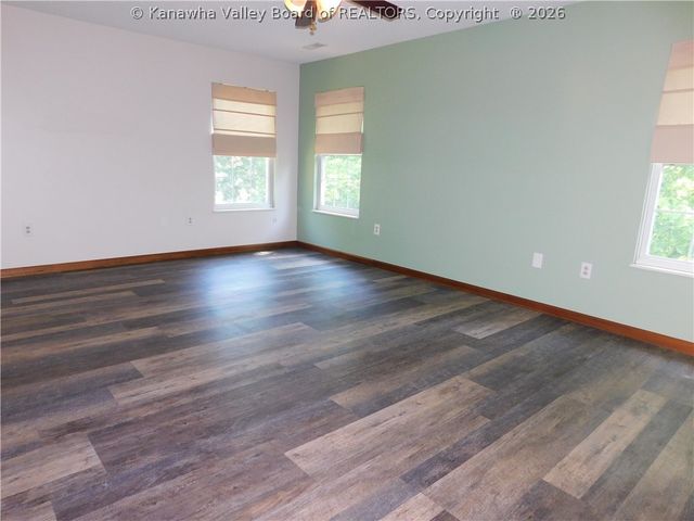 409 Rough Ridge Road, Hurricane, WV 25526