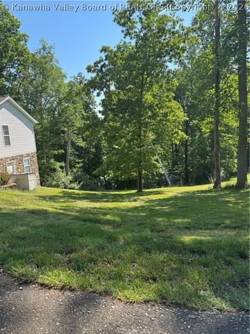 409 Rough Ridge Road, Hurricane, WV 25526