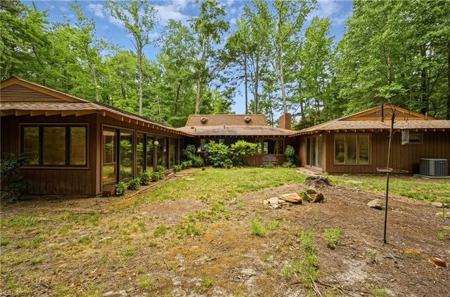 14151 Foursquare RD, Smithfield, VA 23430