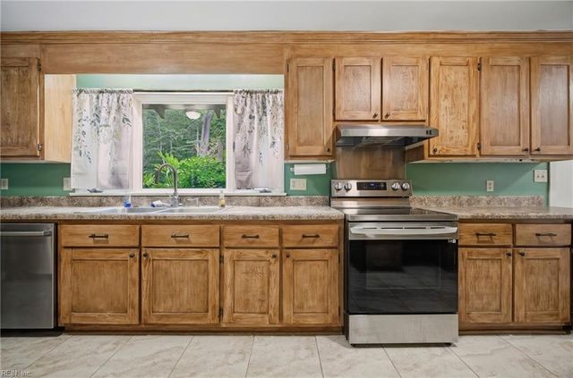 14151 Foursquare RD, Smithfield, VA 23430