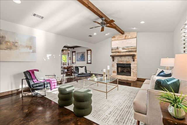 7703 Banpass LN, Austin, TX 78736