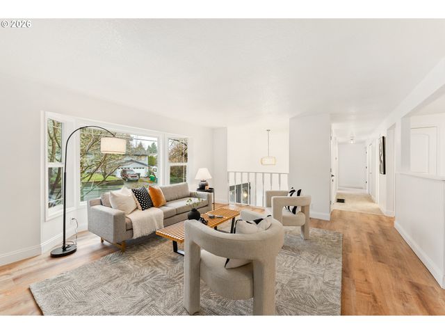 9725 Sw New Forest Dr, Beaverton, OR 97008