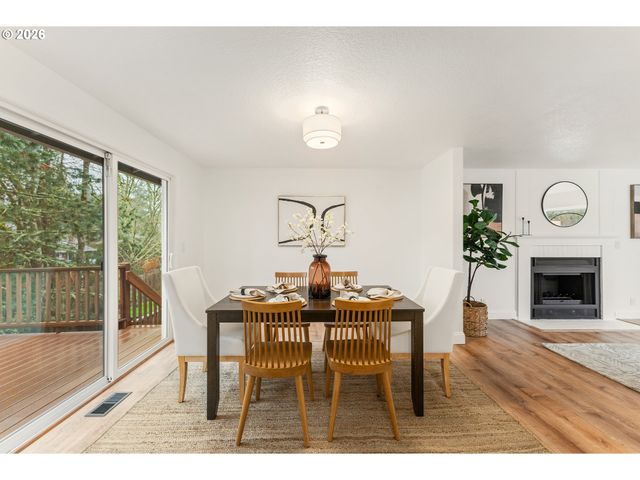 9725 Sw New Forest Dr, Beaverton, OR 97008