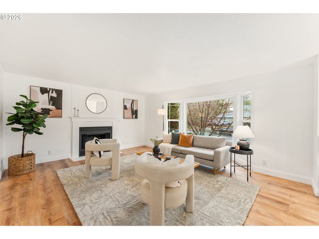 9725 Sw New Forest Dr, Beaverton, OR 97008