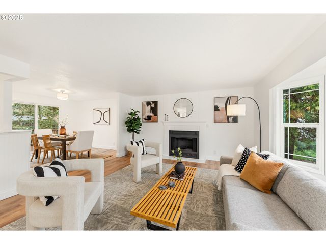 9725 Sw New Forest Dr, Beaverton, OR 97008