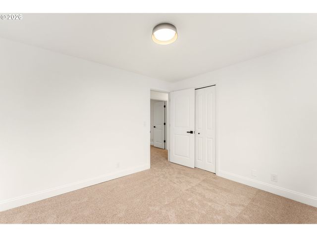 9725 Sw New Forest Dr, Beaverton, OR 97008