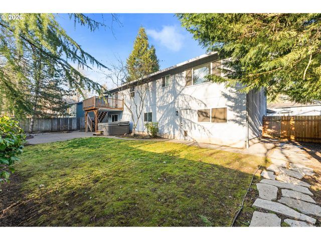 9725 Sw New Forest Dr, Beaverton, OR 97008