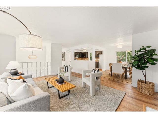 9725 Sw New Forest Dr, Beaverton, OR 97008