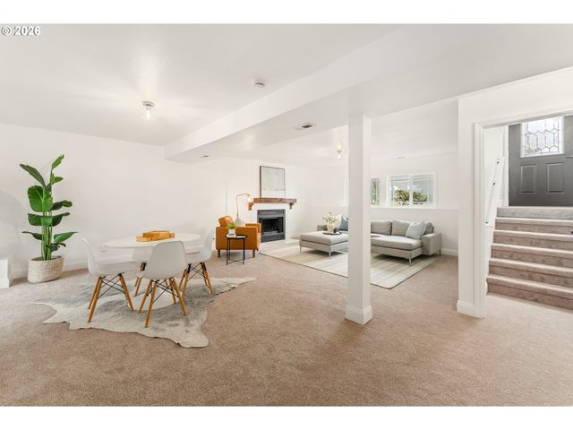 9725 Sw New Forest Dr, Beaverton, OR 97008