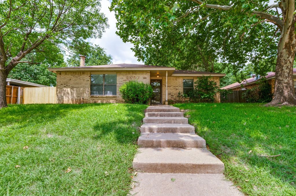 8507 Sugarberry Place, Dallas, TX 75249