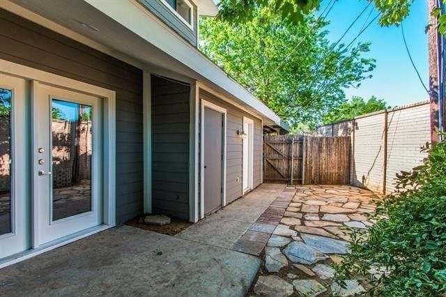 514 Hunters Glen Street, Lewisville, TX 75067