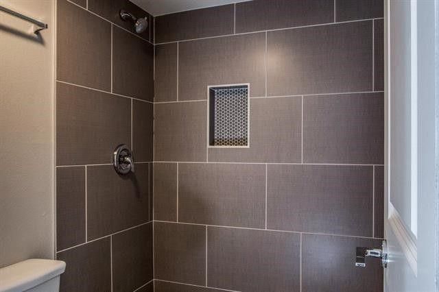 514 Hunters Glen Street, Lewisville, TX 75067