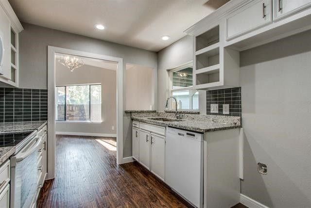 514 Hunters Glen Street, Lewisville, TX 75067