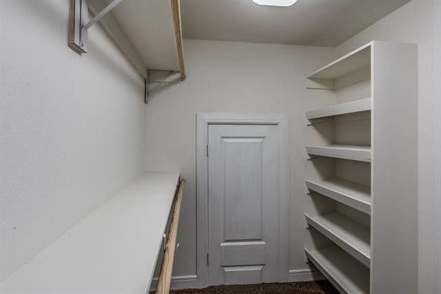 514 Hunters Glen Street, Lewisville, TX 75067