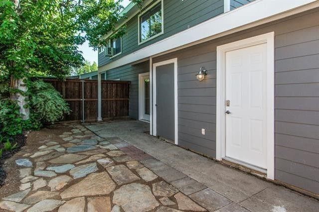 514 Hunters Glen Street, Lewisville, TX 75067