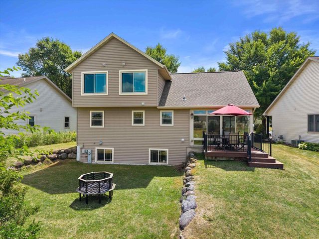 5240 Brandenburg Way, Madison, WI 53718