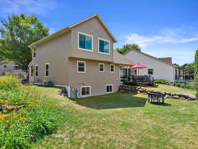 5240 Brandenburg Way, Madison, WI 53718