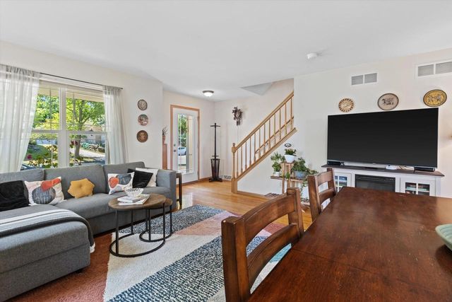 5240 Brandenburg Way, Madison, WI 53718