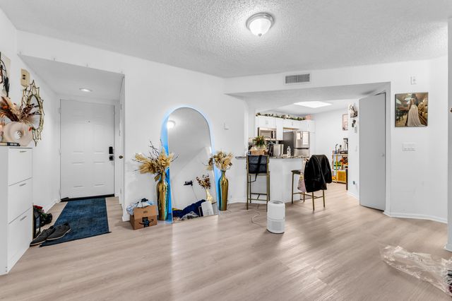 8721 Wiles Road 103, Coral Springs, FL 33067