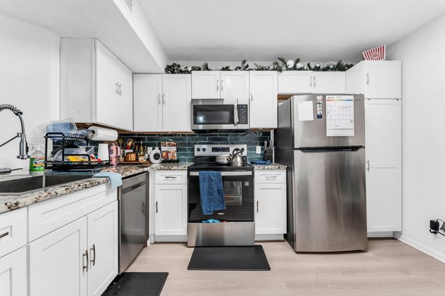 8721 Wiles Road 103, Coral Springs, FL 33067
