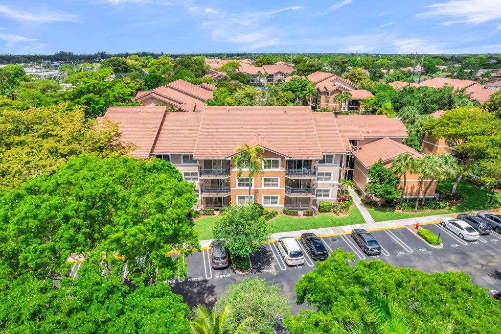 8721 Wiles Road 103, Coral Springs, FL 33067