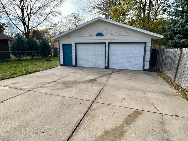 126 Lynn Road SW, Hutchinson, MN 55350