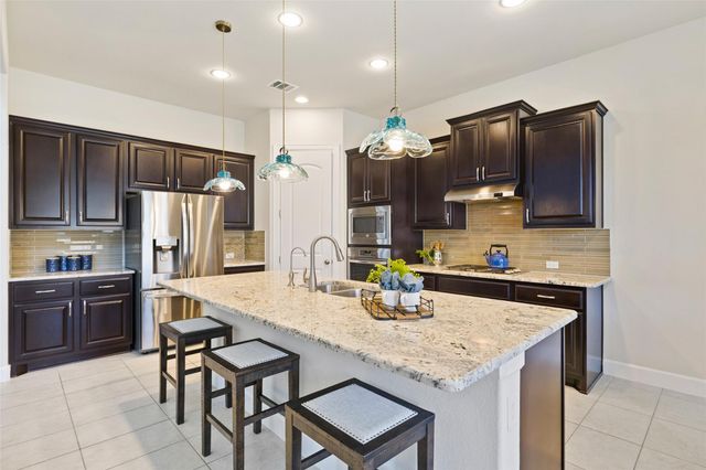 3020 Columbus LOOP, Round Rock, TX 78665