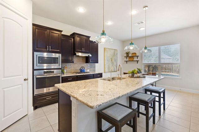 3020 Columbus LOOP, Round Rock, TX 78665