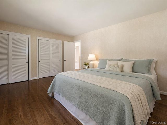 23270 Fleming Drive, Farmington, MI 48335