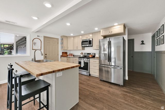 105 E COUNTRY CLUB DR, South Ogden, UT 84405
