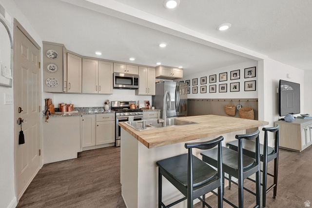 105 E COUNTRY CLUB DR, South Ogden, UT 84405