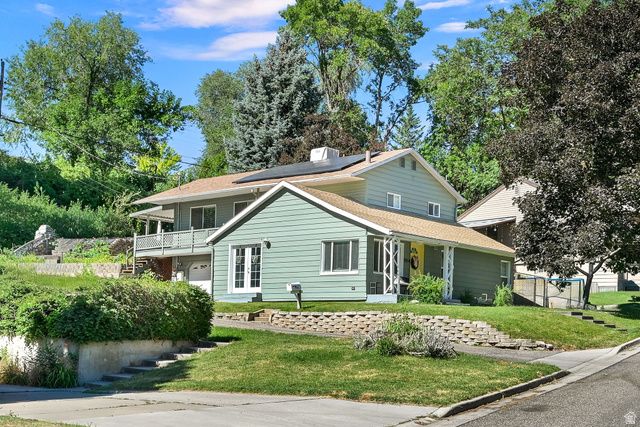 105 E COUNTRY CLUB DR, South Ogden, UT 84405