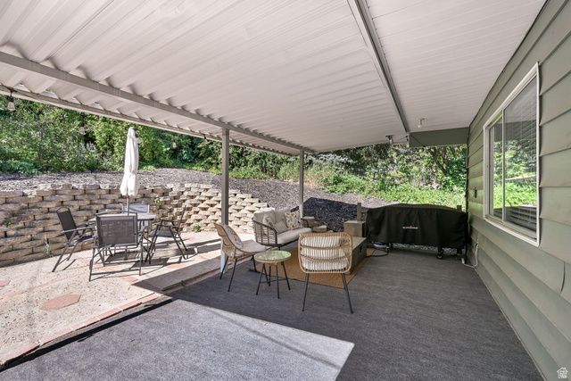 105 E COUNTRY CLUB DR, South Ogden, UT 84405